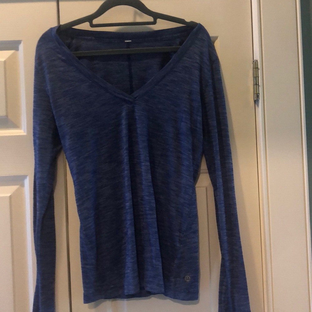 Lululemon v neck long sleeve shirt